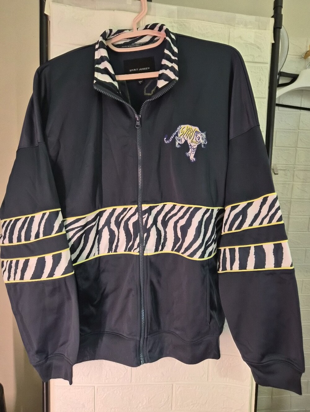 Spirit Jersey full-zip track jacket bold zebra-print Stripe Tigerchest Sz L